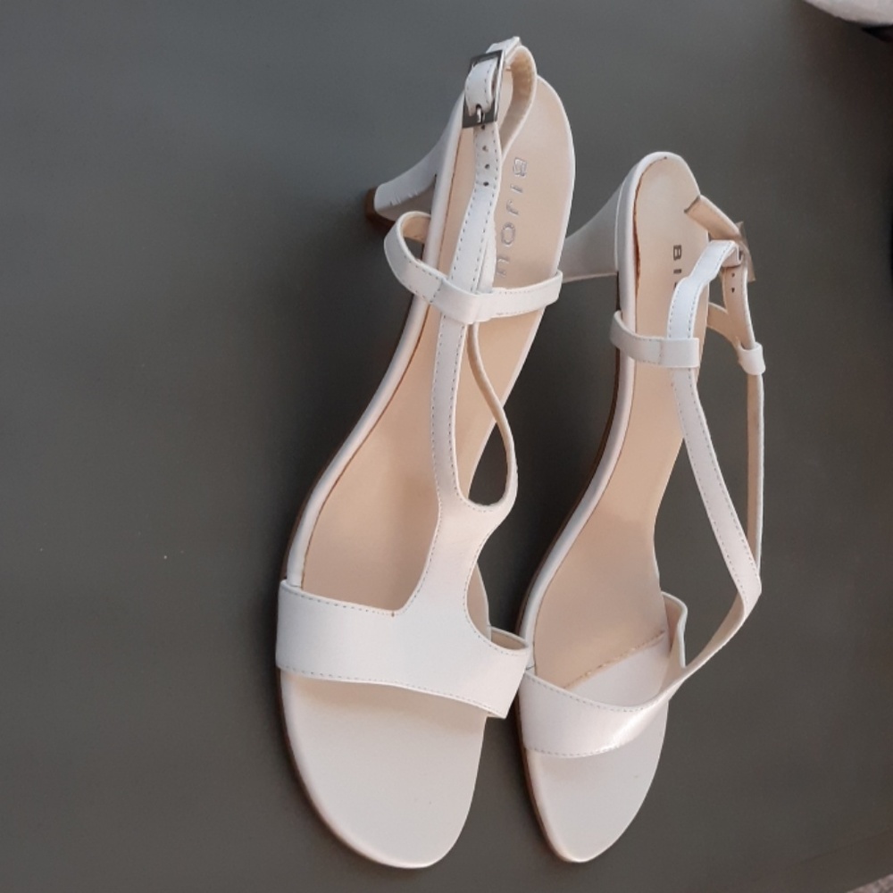 Sandals - Picture 3 of 3
